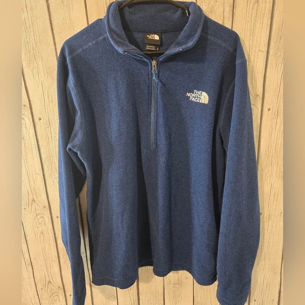 The North Face Men’s Medium Navy Blue Quarter Zip Textured Fleece Pullover